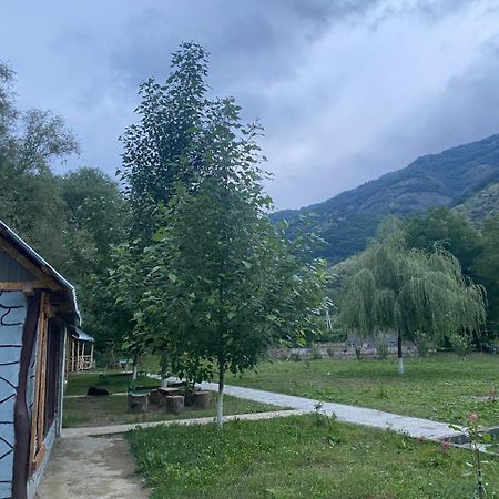 Basuta Guesthouse Kapan Dış mekan fotoğraf