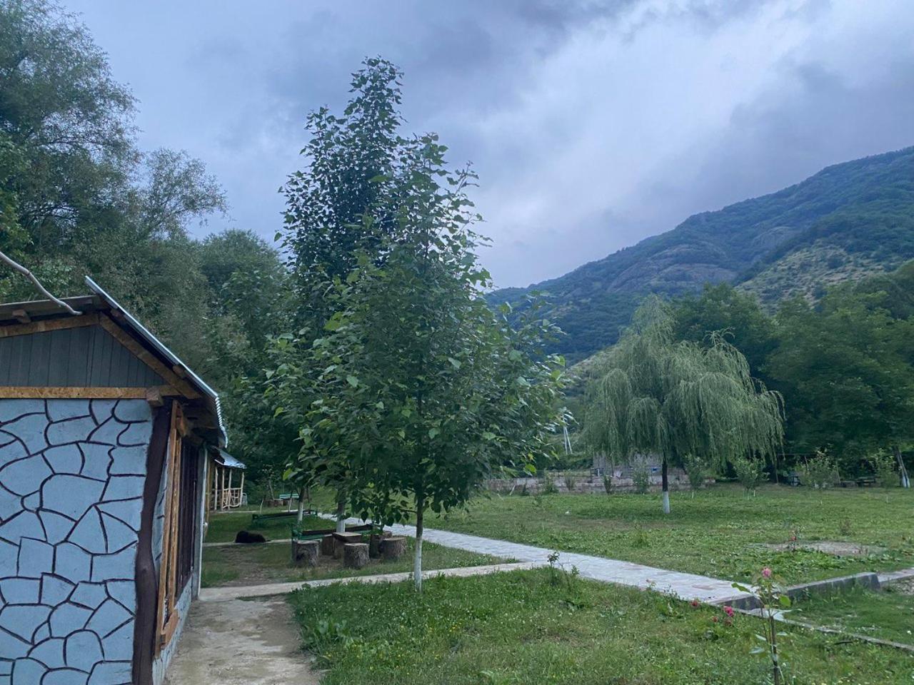 Basuta Guesthouse Kapan Dış mekan fotoğraf